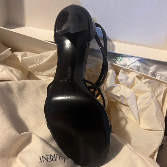 Saint Laurent Black Patent Leather Heels - Picture 2 of 4